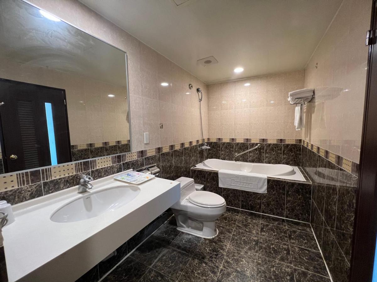 Xinshi Sendale Tainan Science Park Hotel מראה חיצוני תמונה